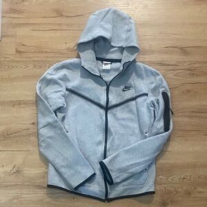 Nike Light Gray Zip-Up Hooded Jacket with Contrast Trim NikeTech Small